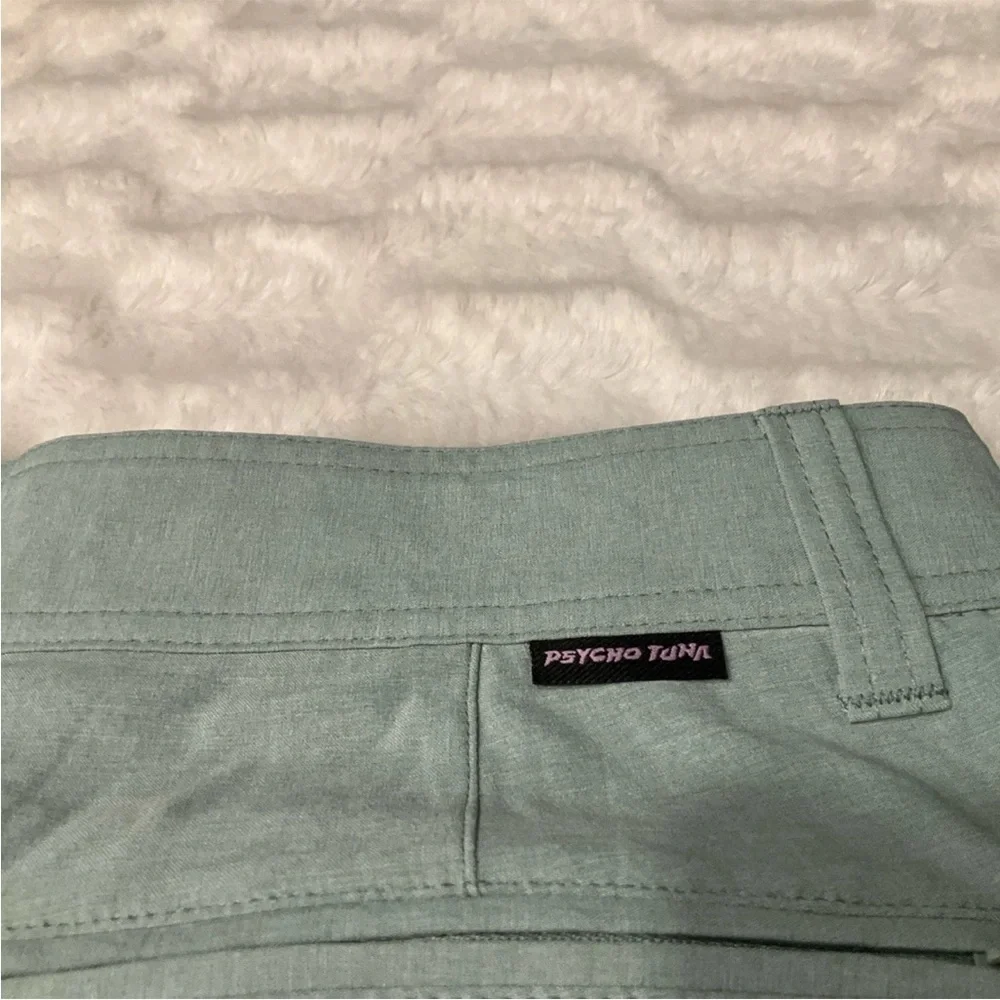 Psycho Tuna Men's Hybrid Fishing/Golf Shorts Iceberg Green Size 31‎